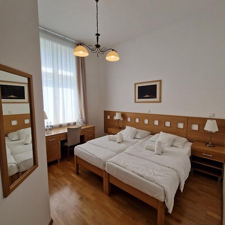 Hotel Pod Zelenym Dubem Bohumín المظهر الخارجي الصورة