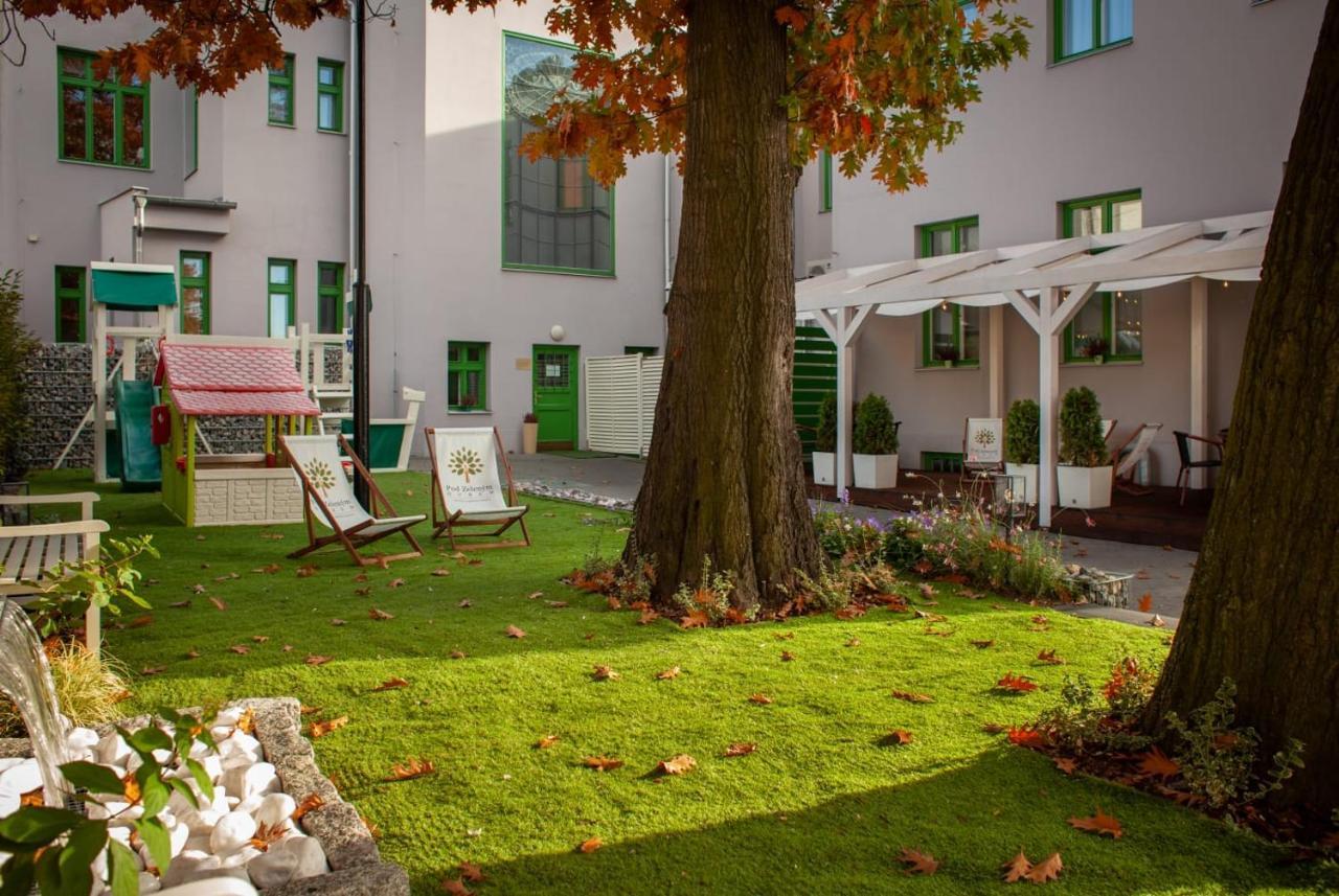 Hotel Pod Zelenym Dubem Bohumín المظهر الخارجي الصورة